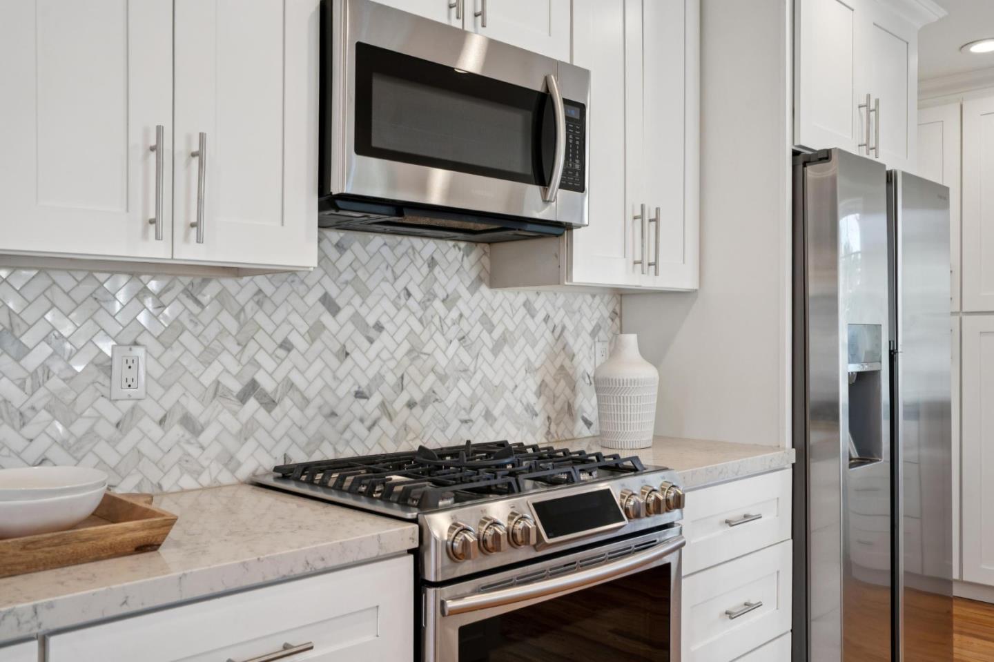 Detail Gallery Image 10 of 19 For 827 Riverside Dr, San Jose,  CA 95125 - 3 Beds | 3 Baths