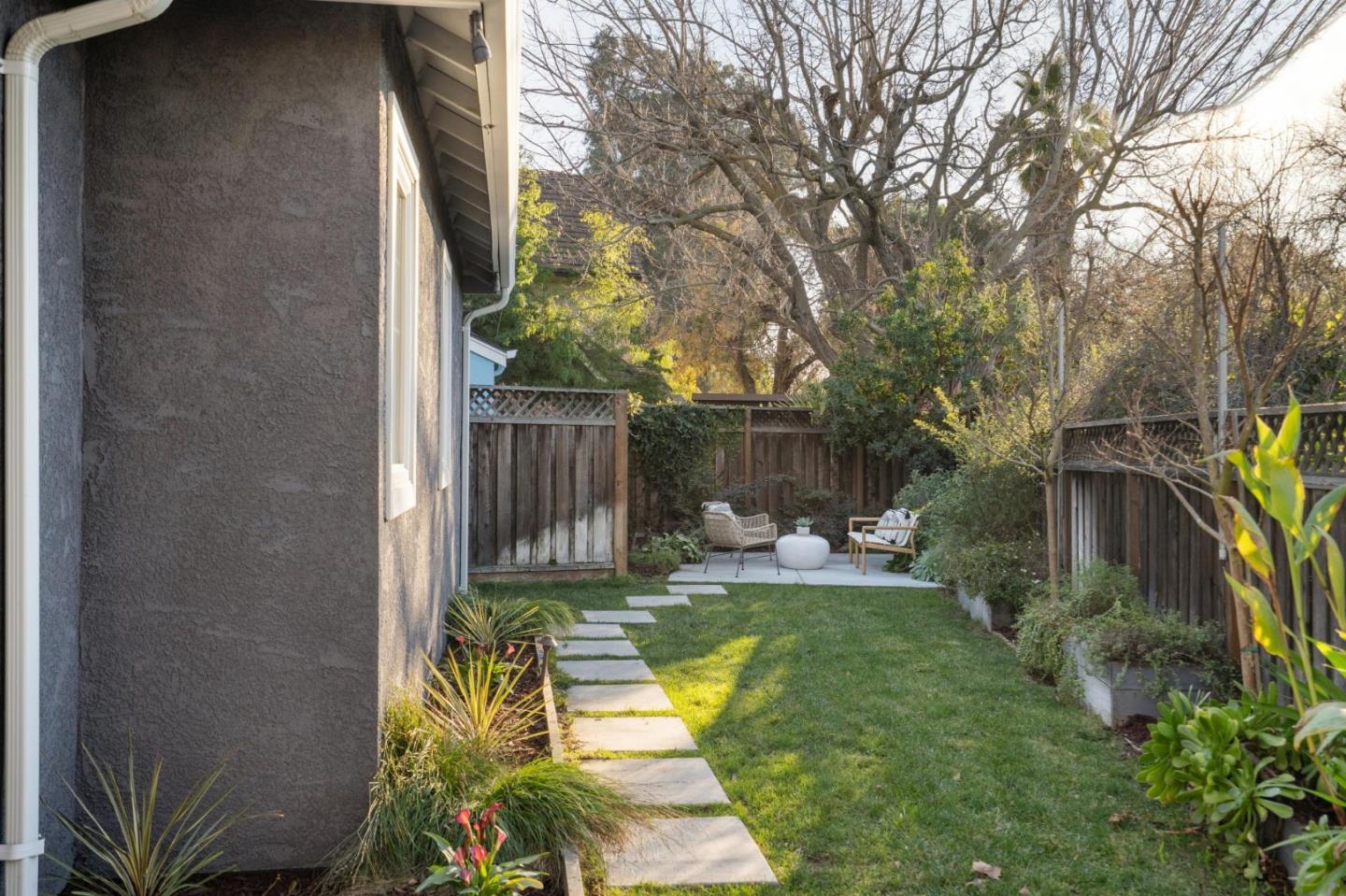 Detail Gallery Image 16 of 19 For 827 Riverside Dr, San Jose,  CA 95125 - 3 Beds | 3 Baths