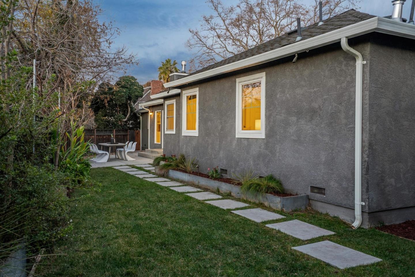 Detail Gallery Image 18 of 19 For 827 Riverside Dr, San Jose,  CA 95125 - 3 Beds | 3 Baths