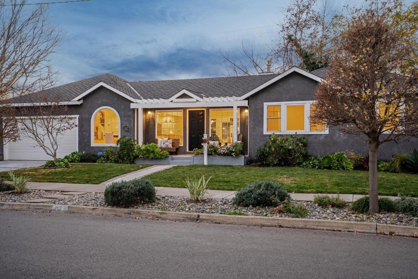 Detail Gallery Image 2 of 19 For 827 Riverside Dr, San Jose,  CA 95125 - 3 Beds | 3 Baths