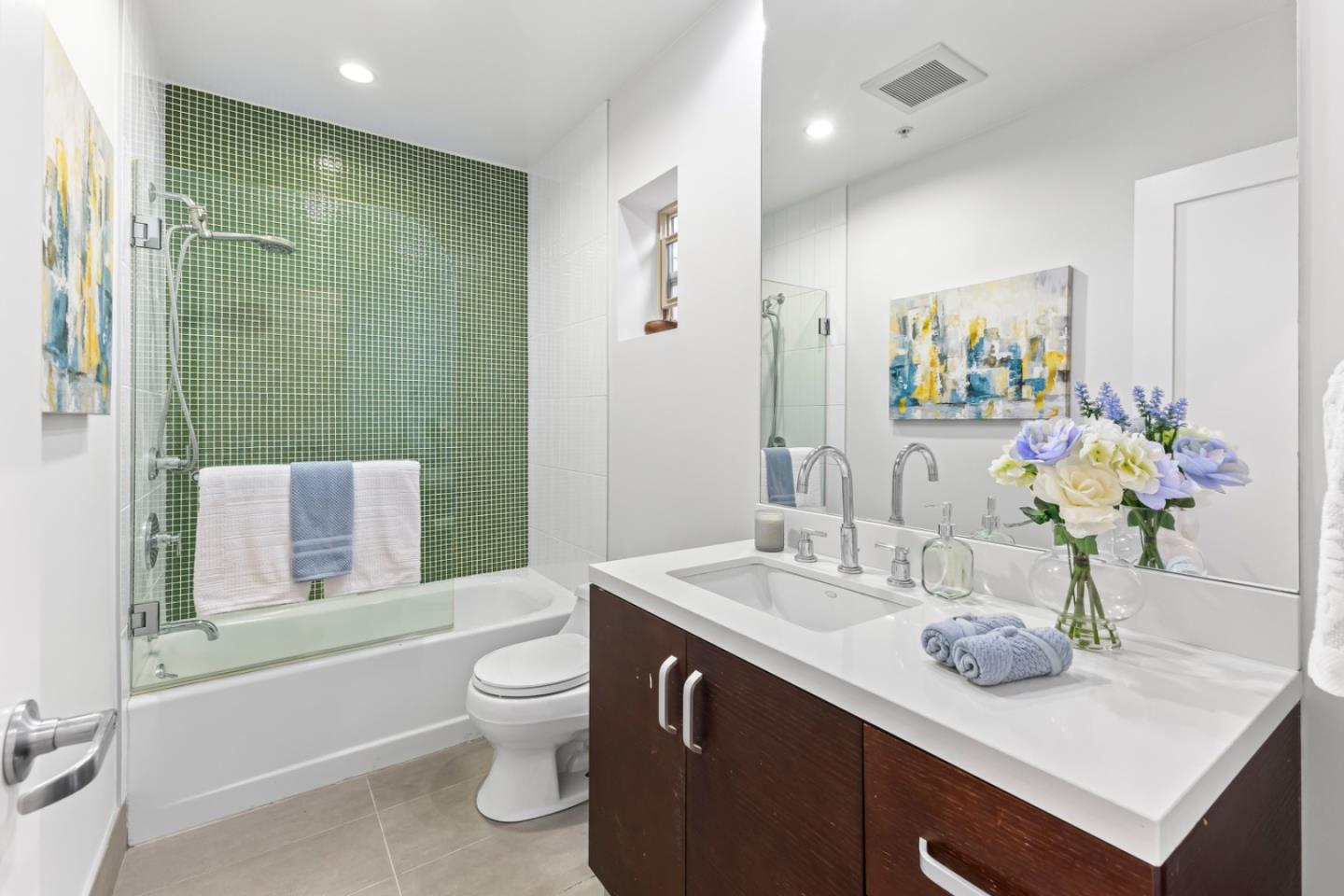 Detail Gallery Image 17 of 25 For 2417 Bryant St, San Francisco,  CA 94110 - 2 Beds | 2 Baths