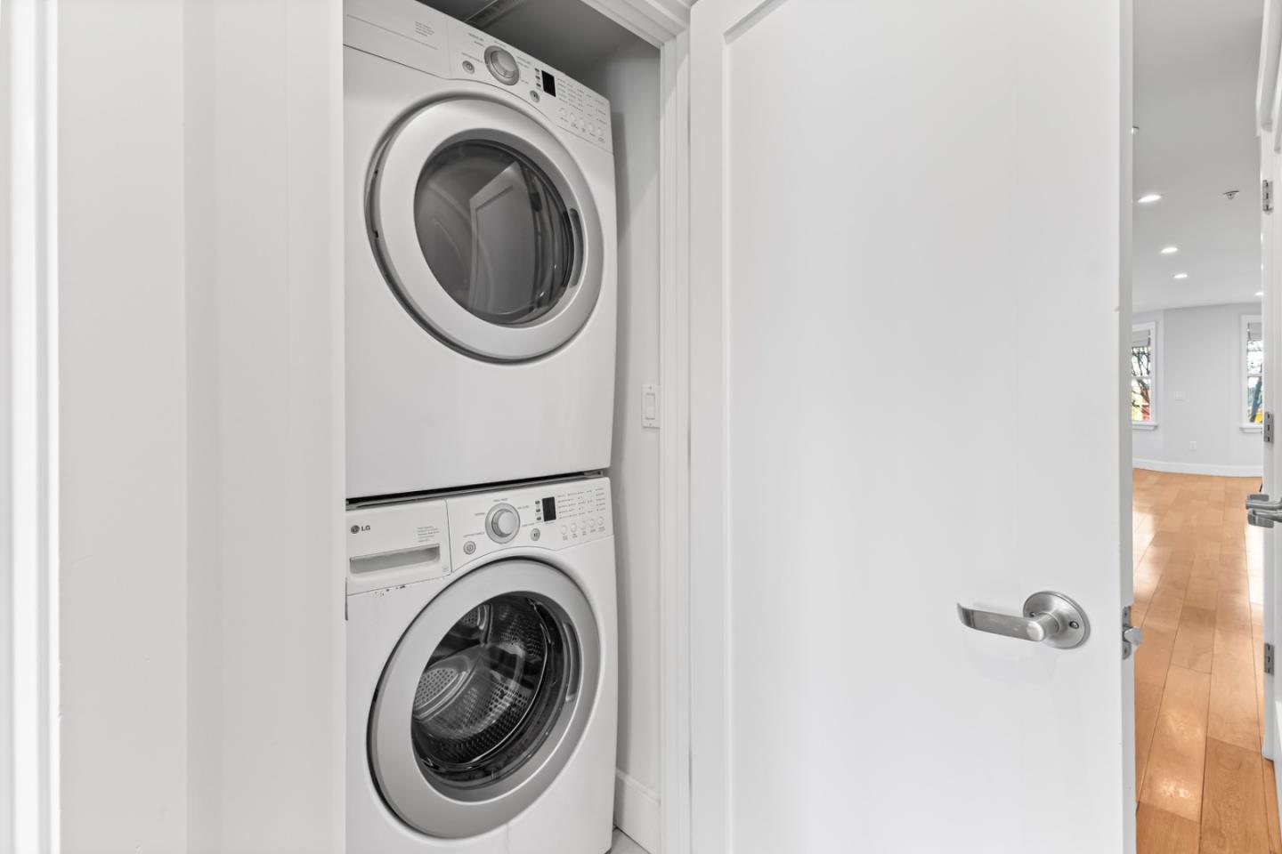 Detail Gallery Image 18 of 25 For 2417 Bryant St, San Francisco,  CA 94110 - 2 Beds | 2 Baths