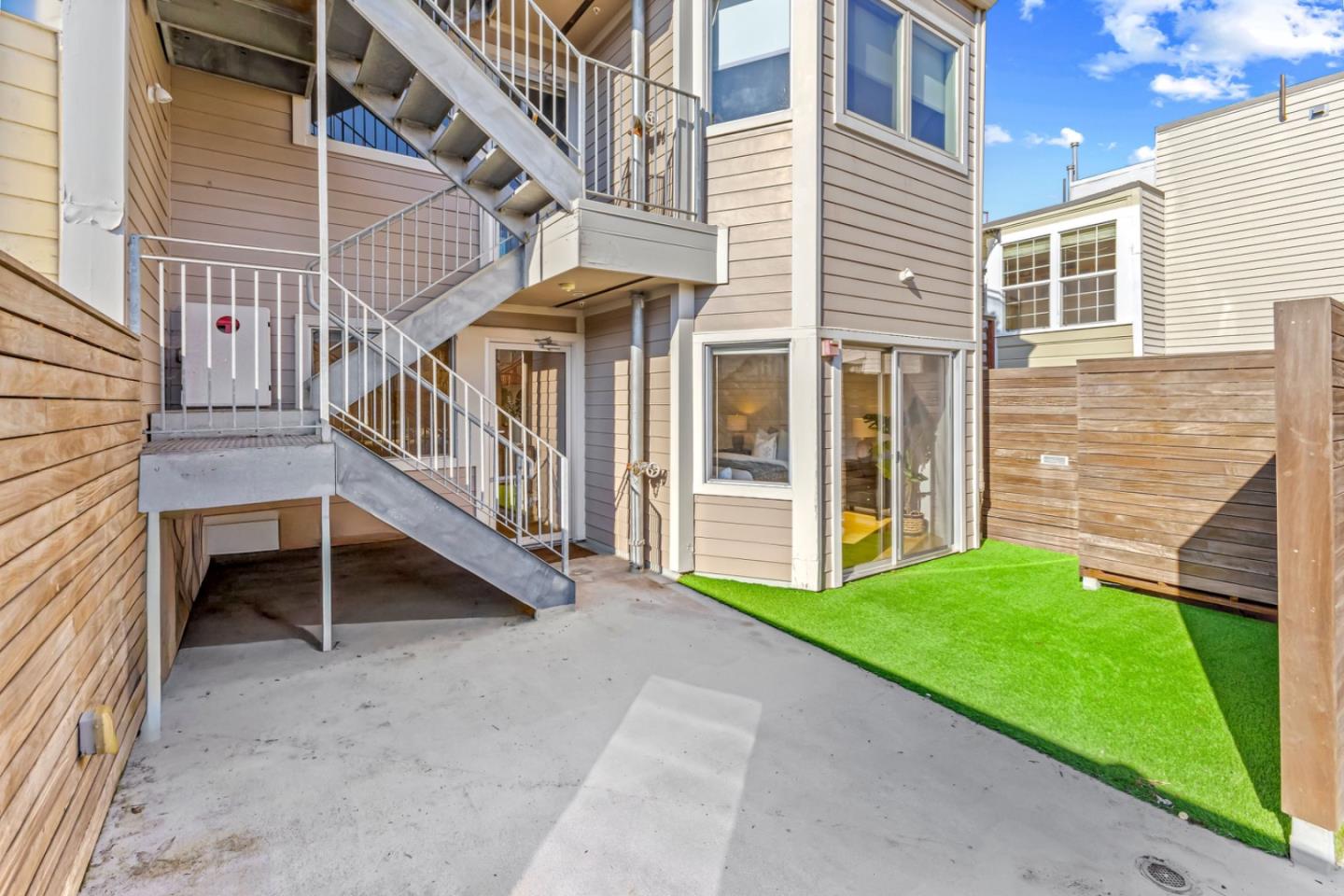 Detail Gallery Image 19 of 25 For 2417 Bryant St, San Francisco,  CA 94110 - 2 Beds | 2 Baths