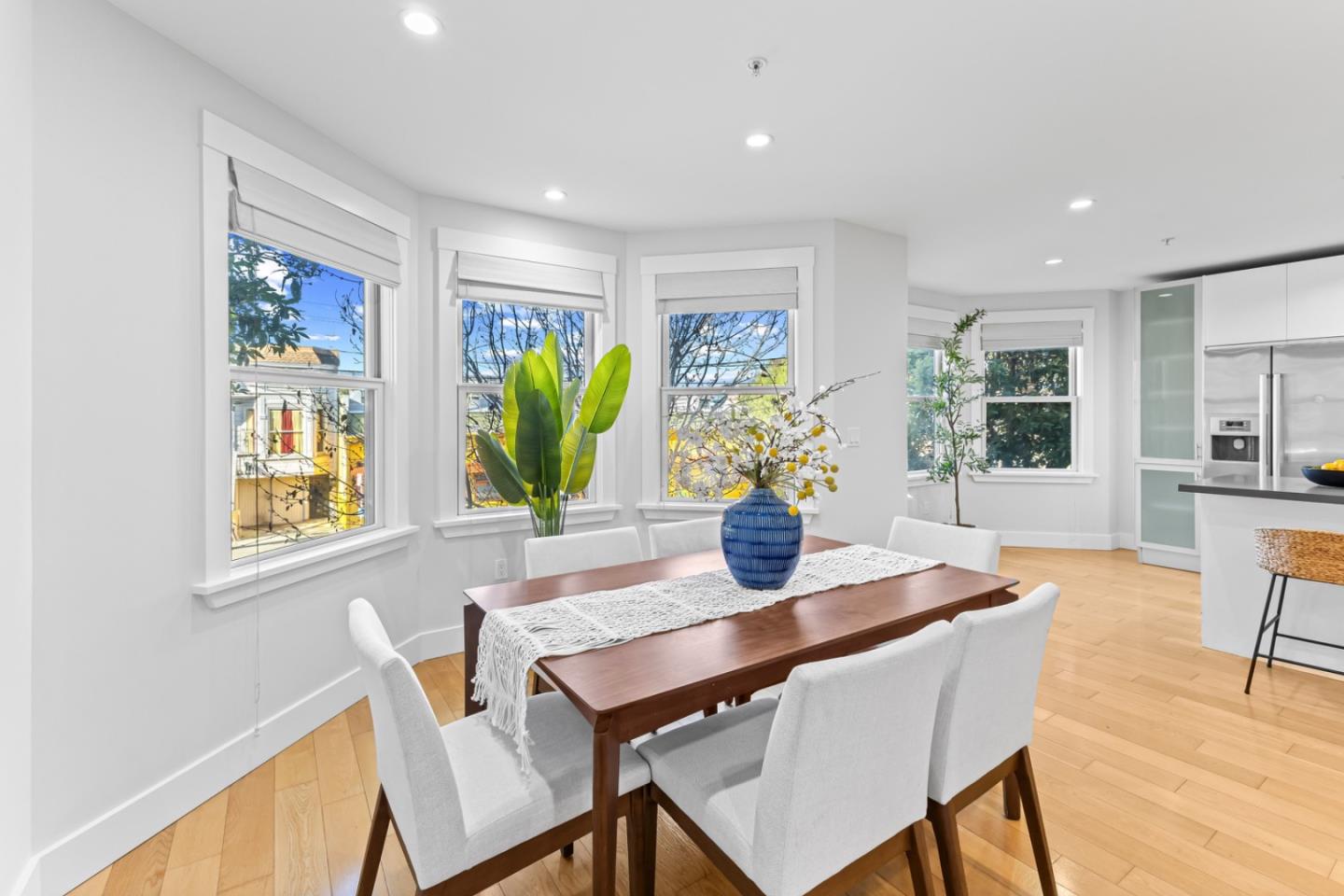 Detail Gallery Image 3 of 25 For 2417 Bryant St, San Francisco,  CA 94110 - 2 Beds | 2 Baths