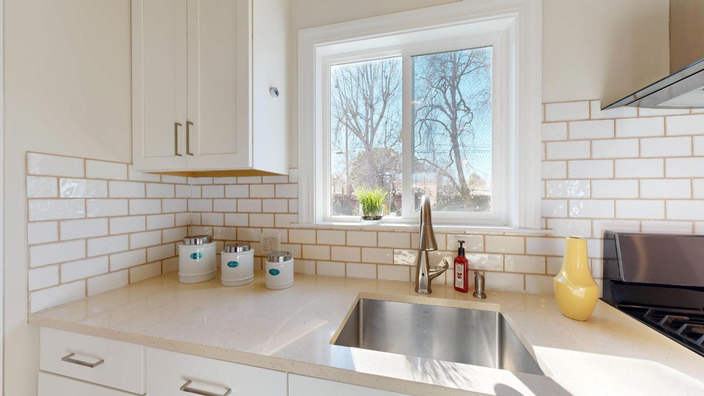 Detail Gallery Image 13 of 46 For 3024 Hoover St, Redwood City,  CA 94063 - 3 Beds | 1 Baths