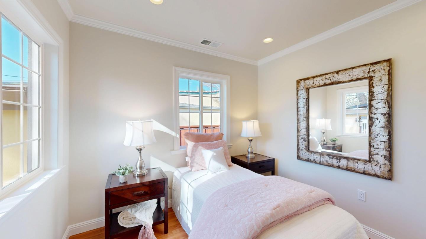 Detail Gallery Image 22 of 46 For 3024 Hoover St, Redwood City,  CA 94063 - 3 Beds | 1 Baths