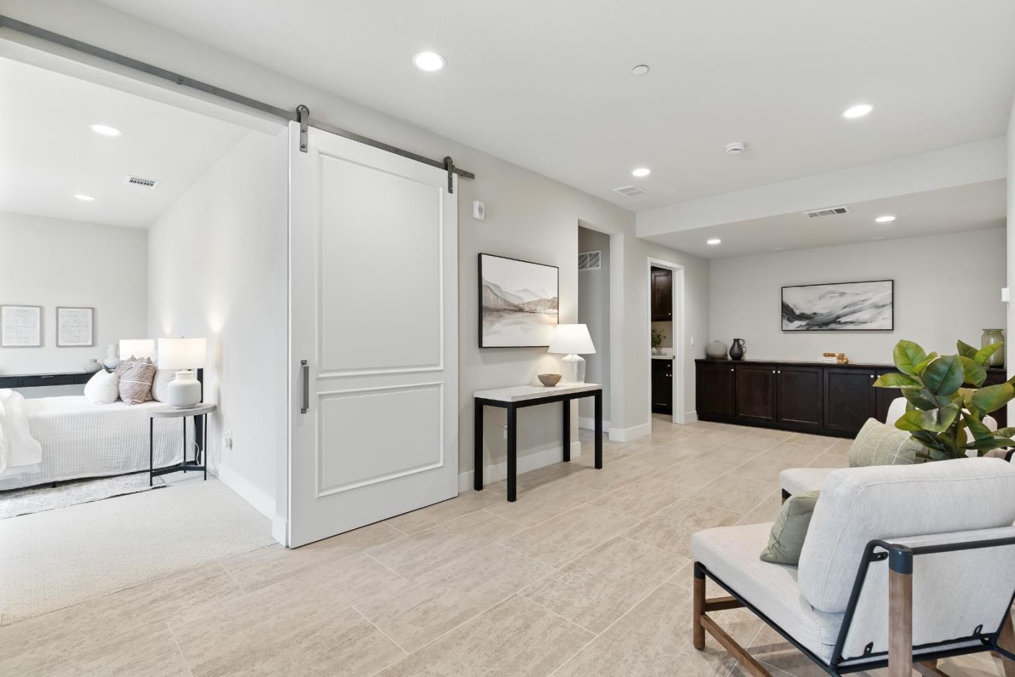 Detail Gallery Image 4 of 45 For 19 Waterline Pl, Richmond,  CA 94801 - 2 Beds | 2/1 Baths