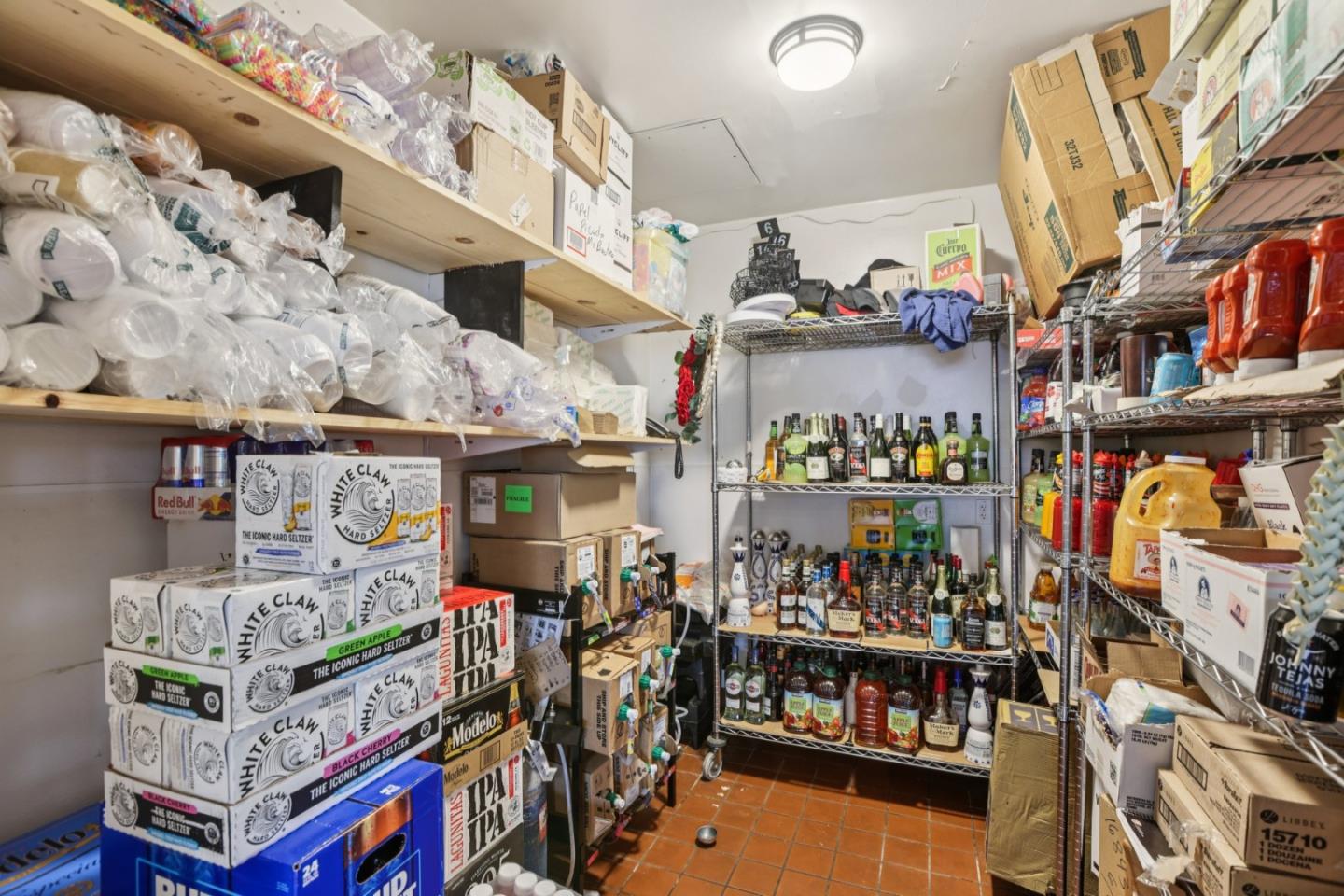 Detail Gallery Image 5 of 14 For 860 Willow St, San Jose,  CA 95125 - – Beds | – Baths