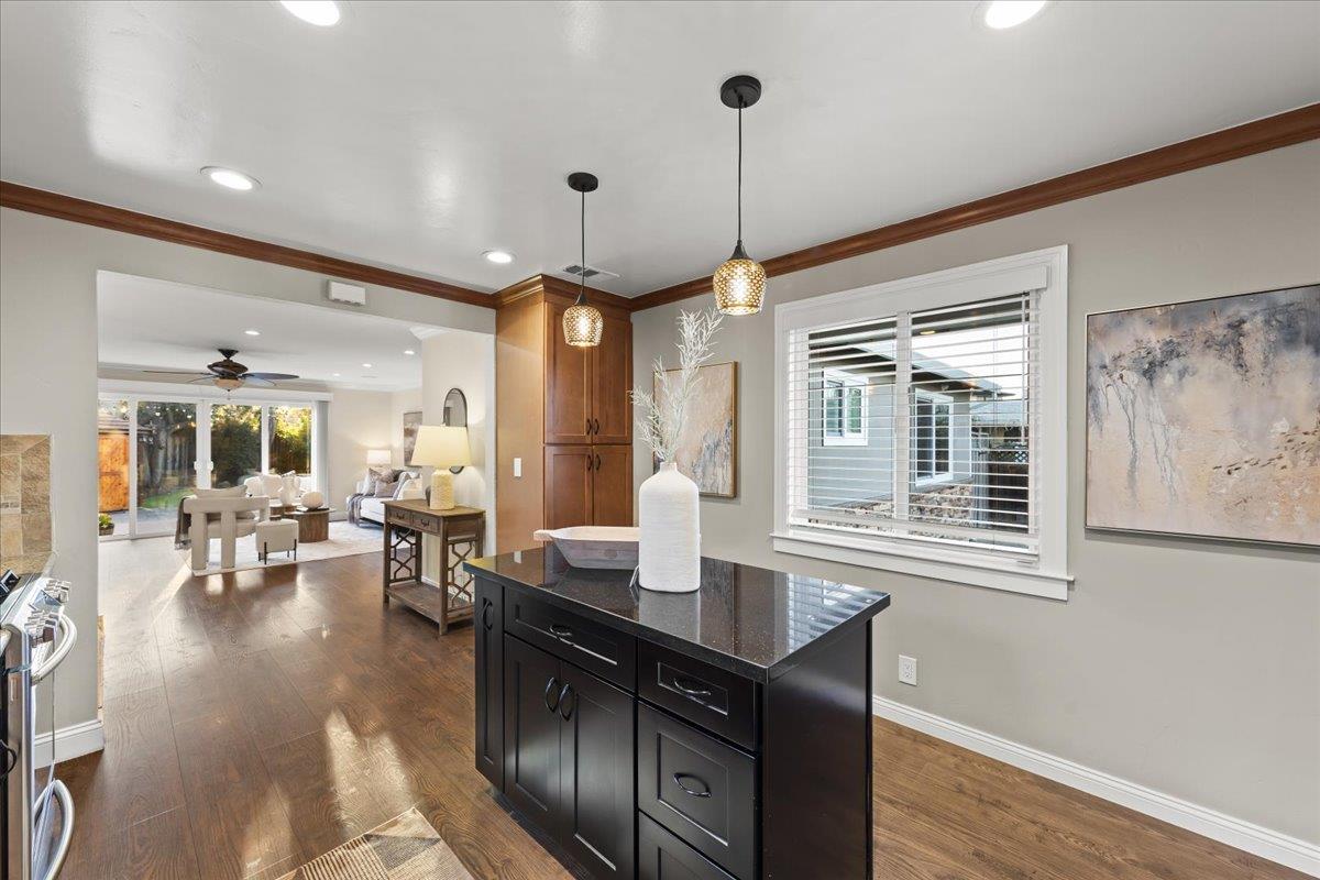 Detail Gallery Image 14 of 53 For 295 Beverly Ct, Campbell,  CA 95008 - 4 Beds | 2/1 Baths