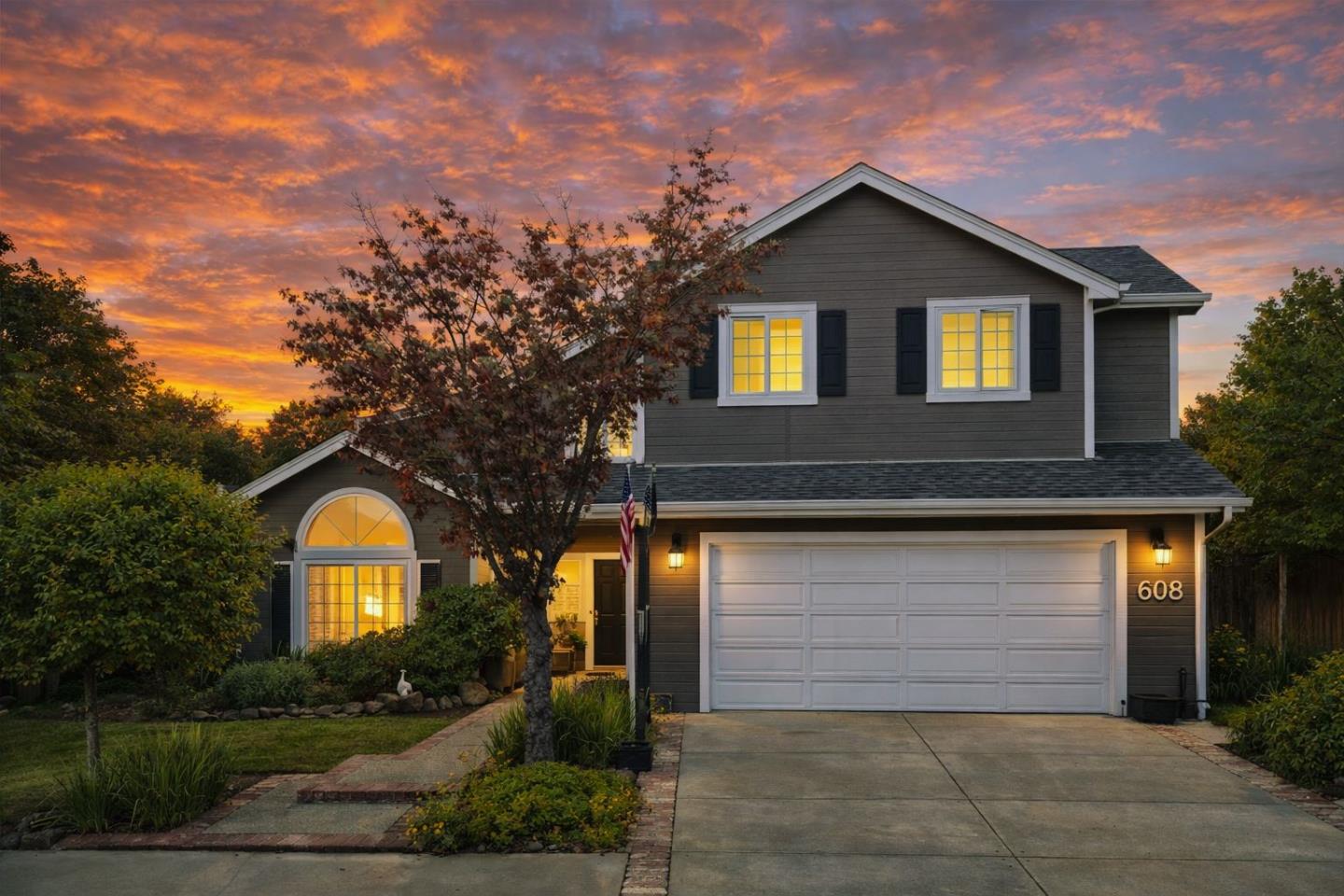 Detail Gallery Image 2 of 19 For 608 Bahama Ln, Foster City,  CA 94404 - 3 Beds | 2/1 Baths