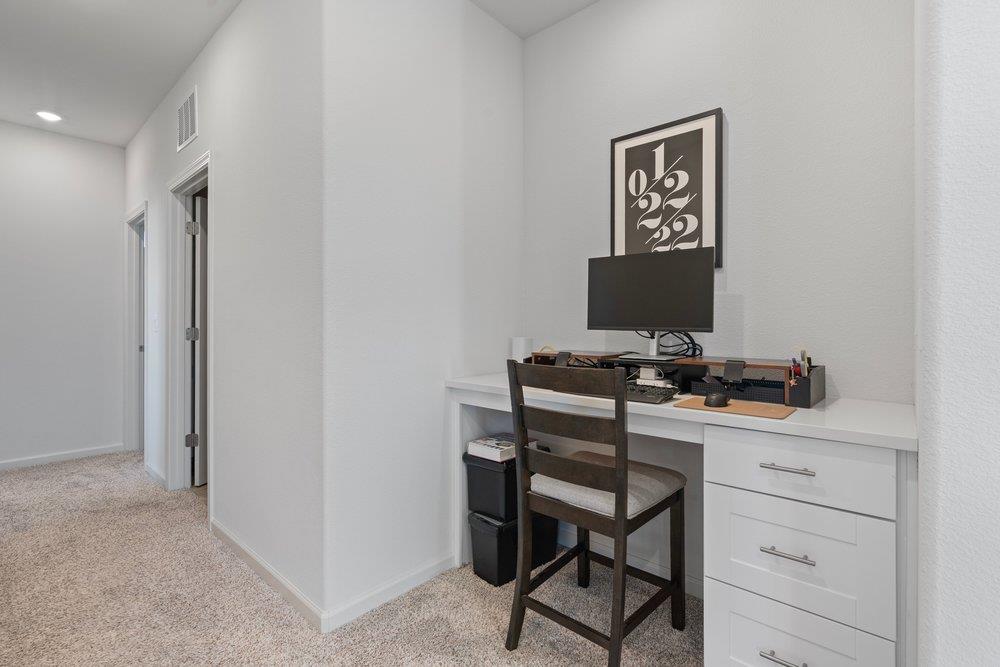 Detail Gallery Image 16 of 39 For 2031 Wildflower Dr, Hollister,  CA 95023 - 4 Beds | 3 Baths