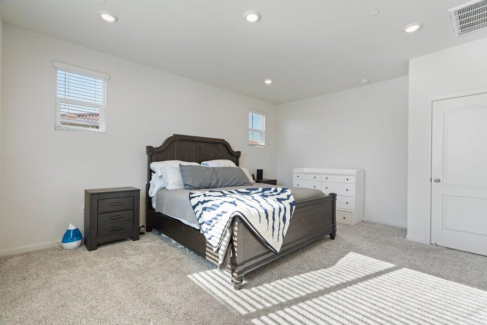 Detail Gallery Image 20 of 39 For 2031 Wildflower Dr, Hollister,  CA 95023 - 4 Beds | 3 Baths