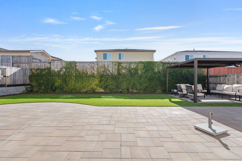 Detail Gallery Image 28 of 39 For 2031 Wildflower Dr, Hollister,  CA 95023 - 4 Beds | 3 Baths