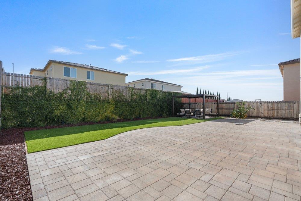 Detail Gallery Image 29 of 39 For 2031 Wildflower Dr, Hollister,  CA 95023 - 4 Beds | 3 Baths