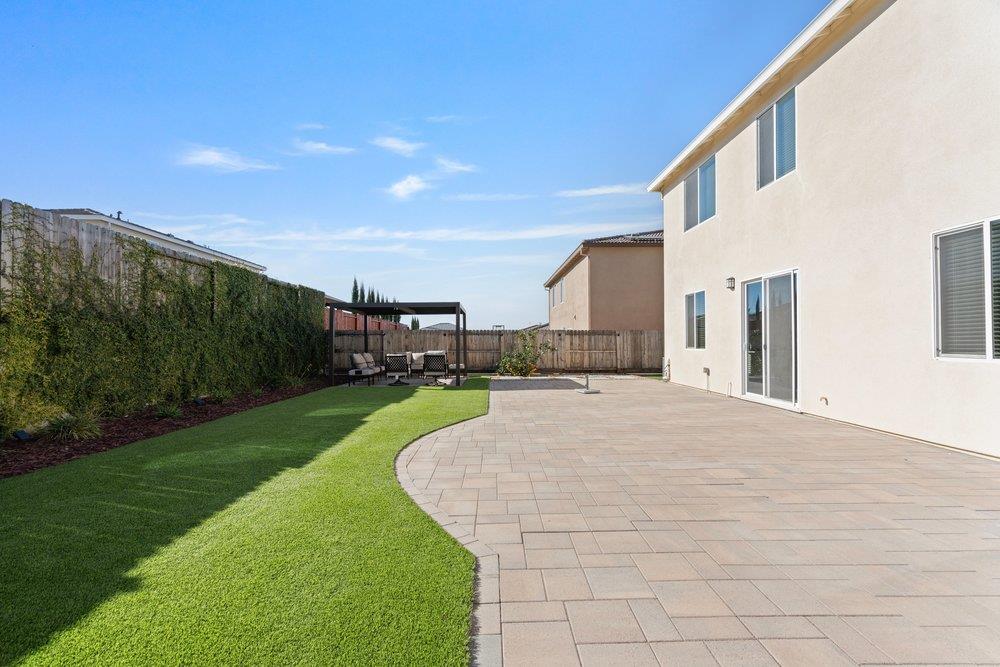 Detail Gallery Image 30 of 39 For 2031 Wildflower Dr, Hollister,  CA 95023 - 4 Beds | 3 Baths