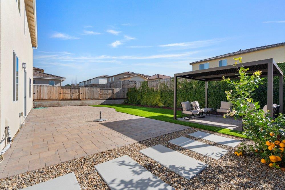 Detail Gallery Image 32 of 39 For 2031 Wildflower Dr, Hollister,  CA 95023 - 4 Beds | 3 Baths