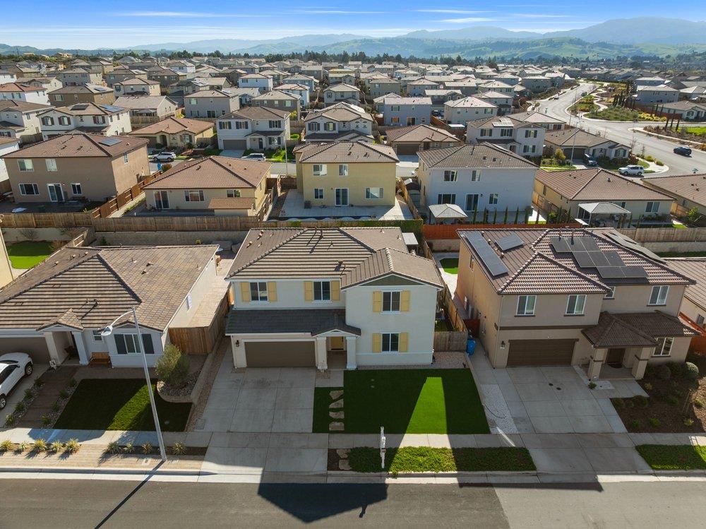 Detail Gallery Image 36 of 39 For 2031 Wildflower Dr, Hollister,  CA 95023 - 4 Beds | 3 Baths