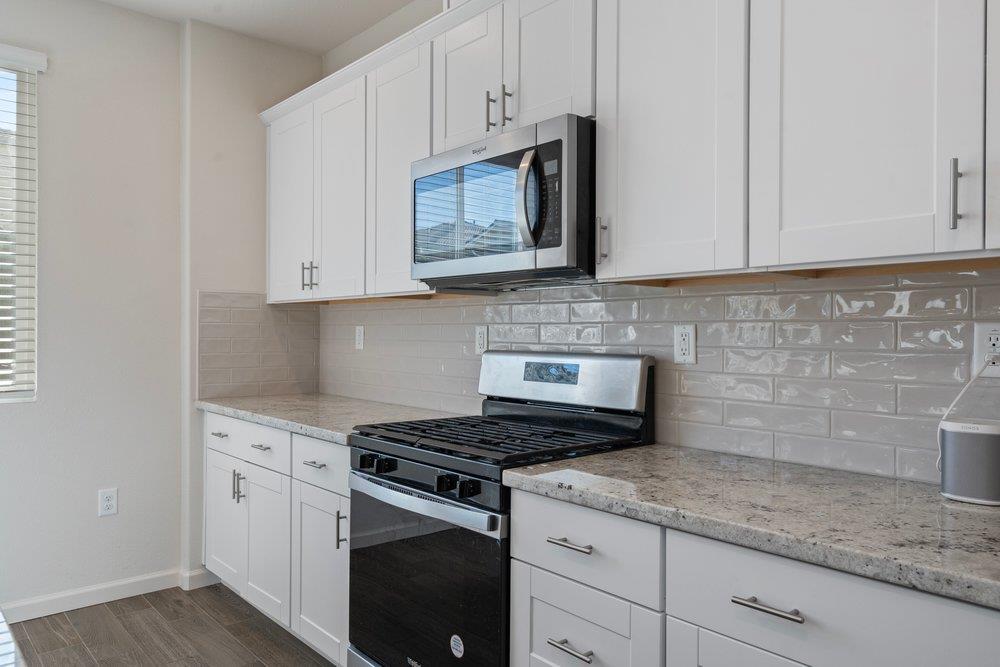 Detail Gallery Image 6 of 39 For 2031 Wildflower Dr, Hollister,  CA 95023 - 4 Beds | 3 Baths