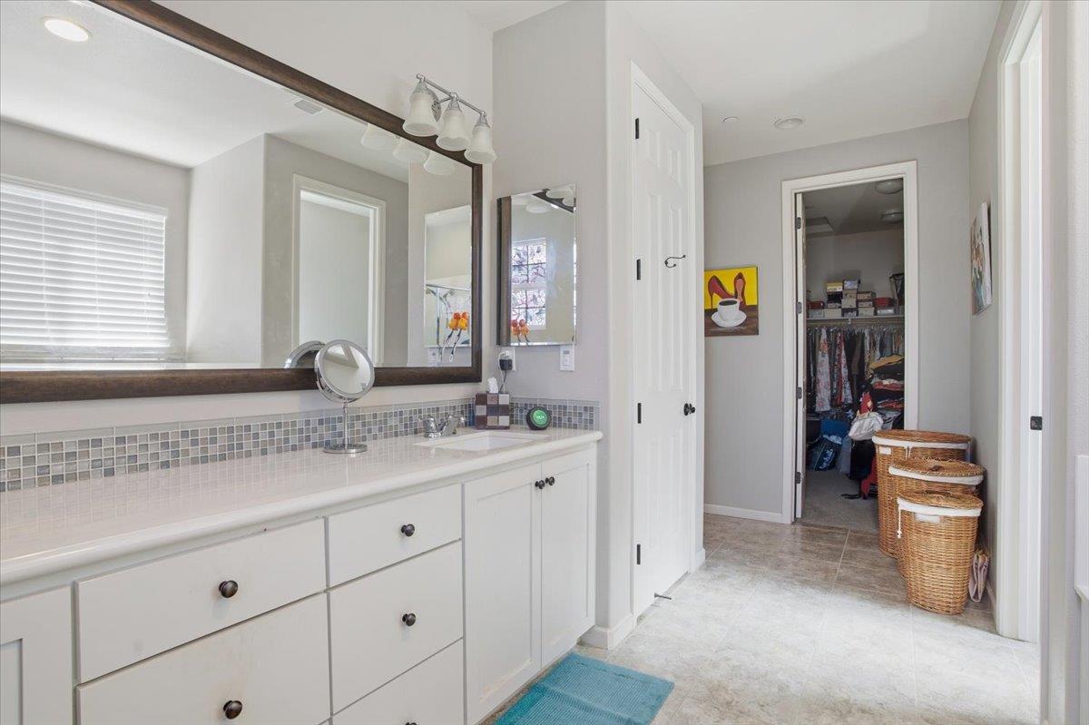 Detail Gallery Image 21 of 29 For 125 Lusitano Way, Gilroy,  CA 95020 - 4 Beds | 3 Baths