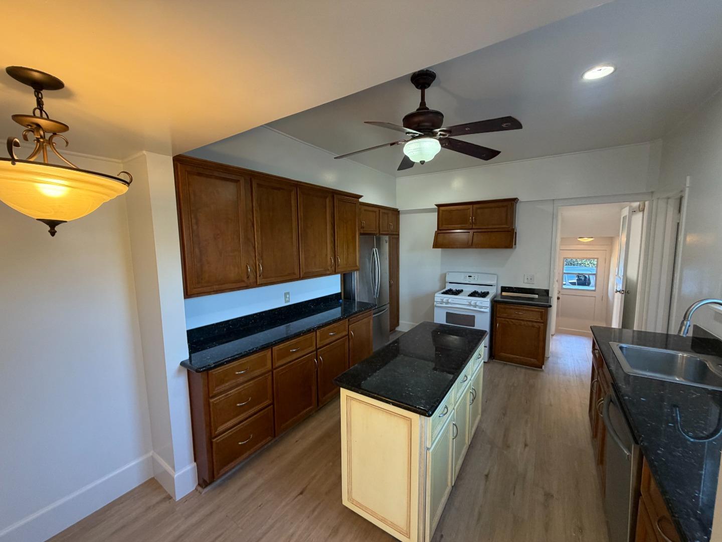 Detail Gallery Image 13 of 43 For 436 Turner Ter, San Mateo,  CA 94401 - – Beds | – Baths