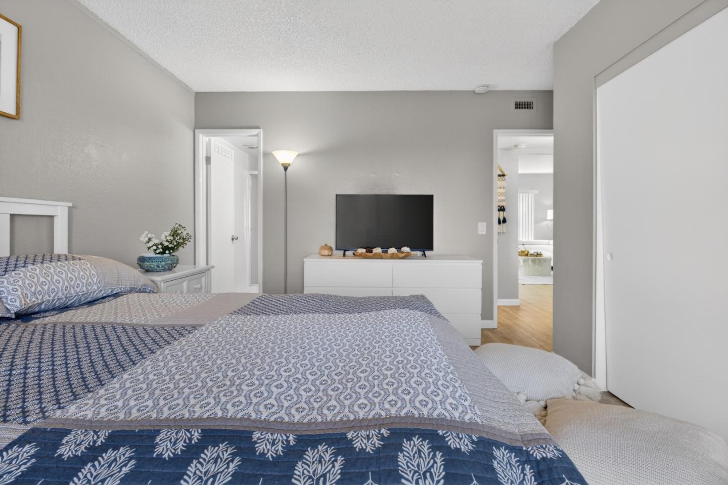 Detail Gallery Image 13 of 19 For 500 Glenwood Cir #537,  Monterey,  CA 93940 - 2 Beds | 2 Baths