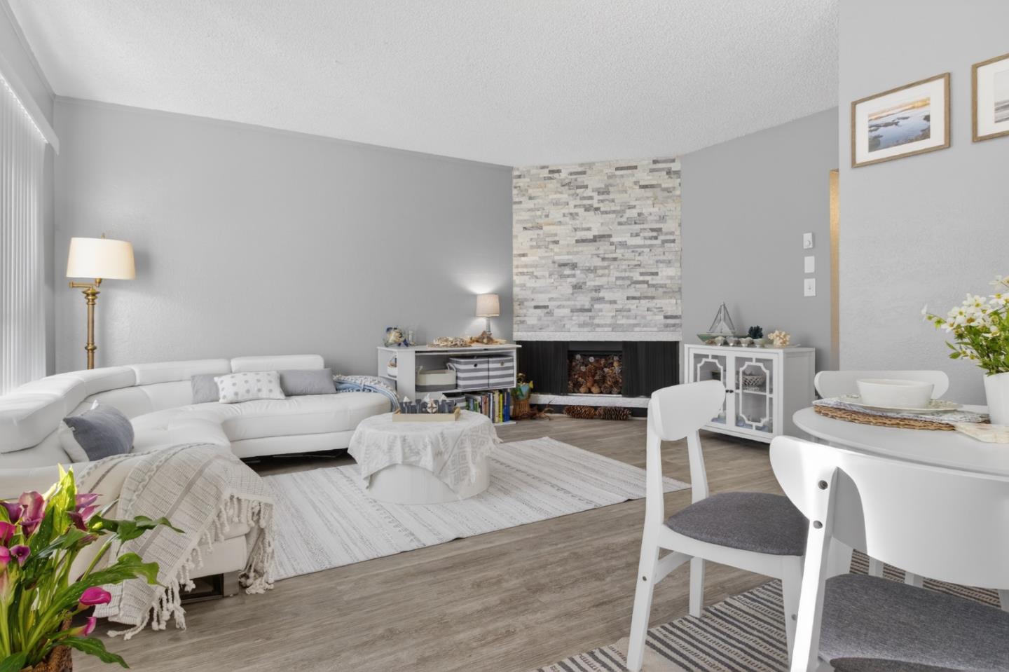 Detail Gallery Image 6 of 19 For 500 Glenwood Cir #537,  Monterey,  CA 93940 - 2 Beds | 2 Baths