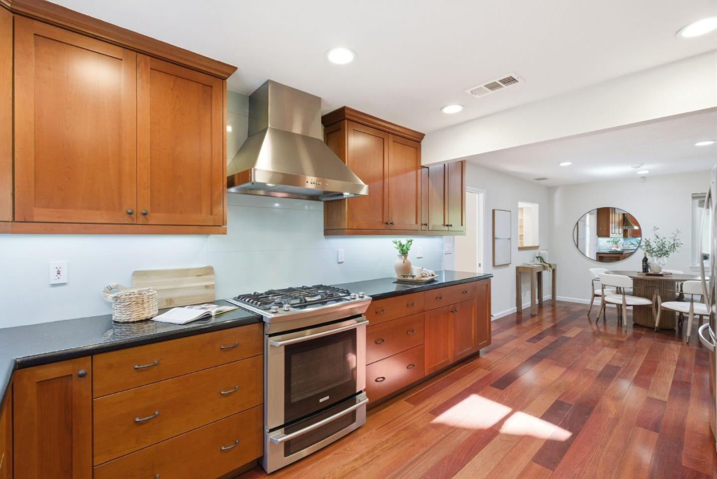 Detail Gallery Image 10 of 70 For 2560 Elliot Ct, Santa Clara,  CA 95051 - 3 Beds | 2 Baths