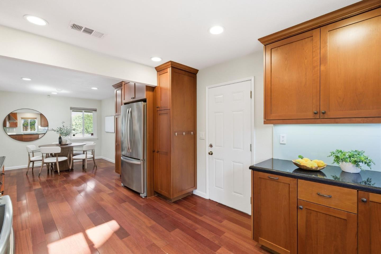 Detail Gallery Image 11 of 70 For 2560 Elliot Ct, Santa Clara,  CA 95051 - 3 Beds | 2 Baths