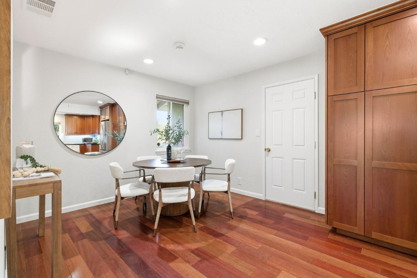 Detail Gallery Image 13 of 70 For 2560 Elliot Ct, Santa Clara,  CA 95051 - 3 Beds | 2 Baths