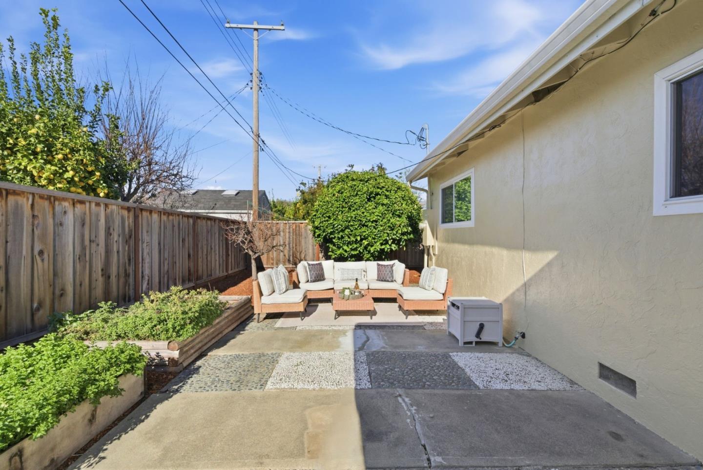 Detail Gallery Image 35 of 70 For 2560 Elliot Ct, Santa Clara,  CA 95051 - 3 Beds | 2 Baths