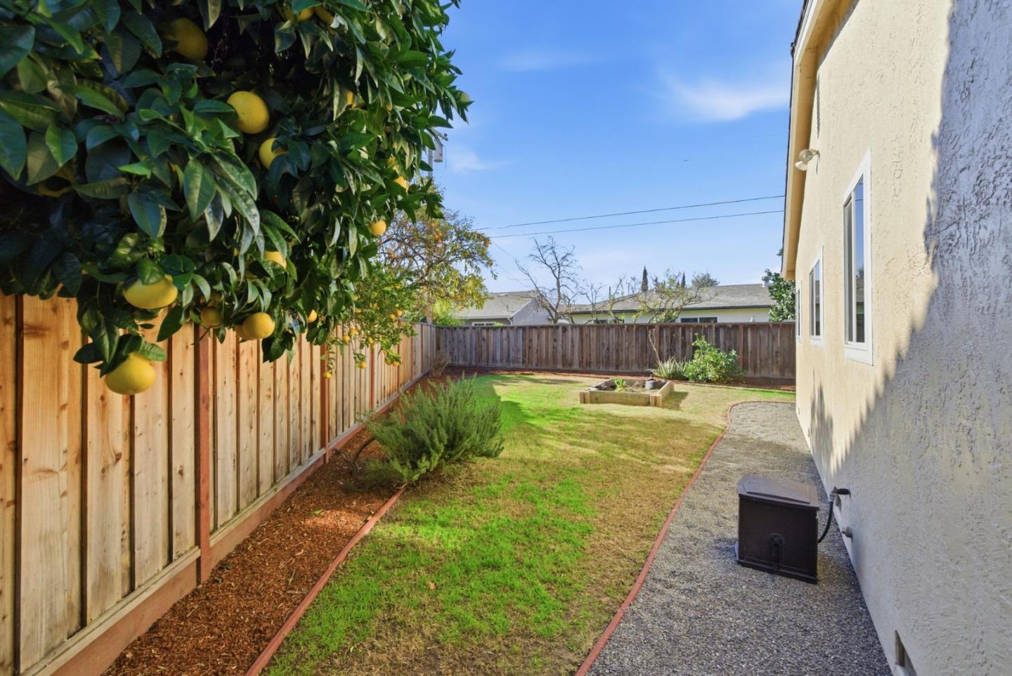 Detail Gallery Image 39 of 70 For 2560 Elliot Ct, Santa Clara,  CA 95051 - 3 Beds | 2 Baths