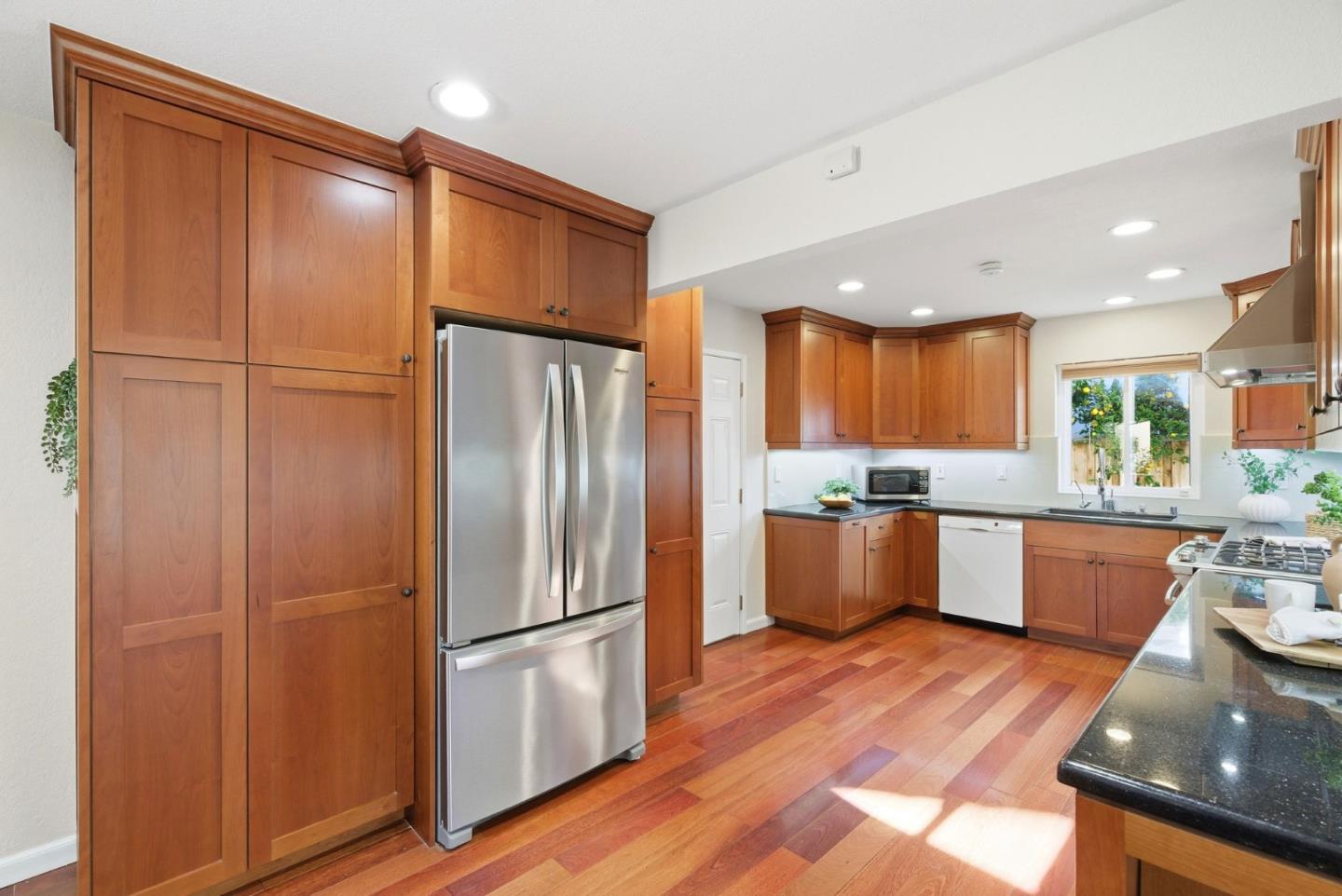 Detail Gallery Image 8 of 70 For 2560 Elliot Ct, Santa Clara,  CA 95051 - 3 Beds | 2 Baths