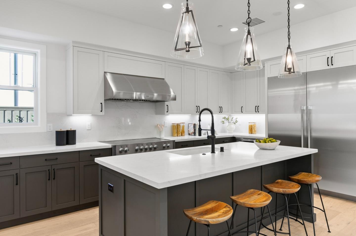 Detail Gallery Image 13 of 38 For 15675 El Gato Ln, Los Gatos,  CA 95032 - 4 Beds | 3 Baths