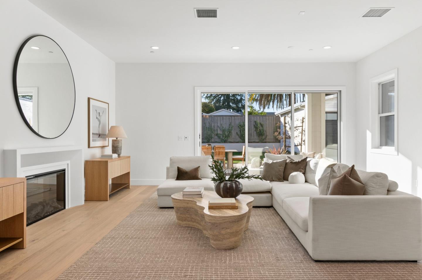 Detail Gallery Image 15 of 38 For 15675 El Gato Ln, Los Gatos,  CA 95032 - 4 Beds | 3 Baths