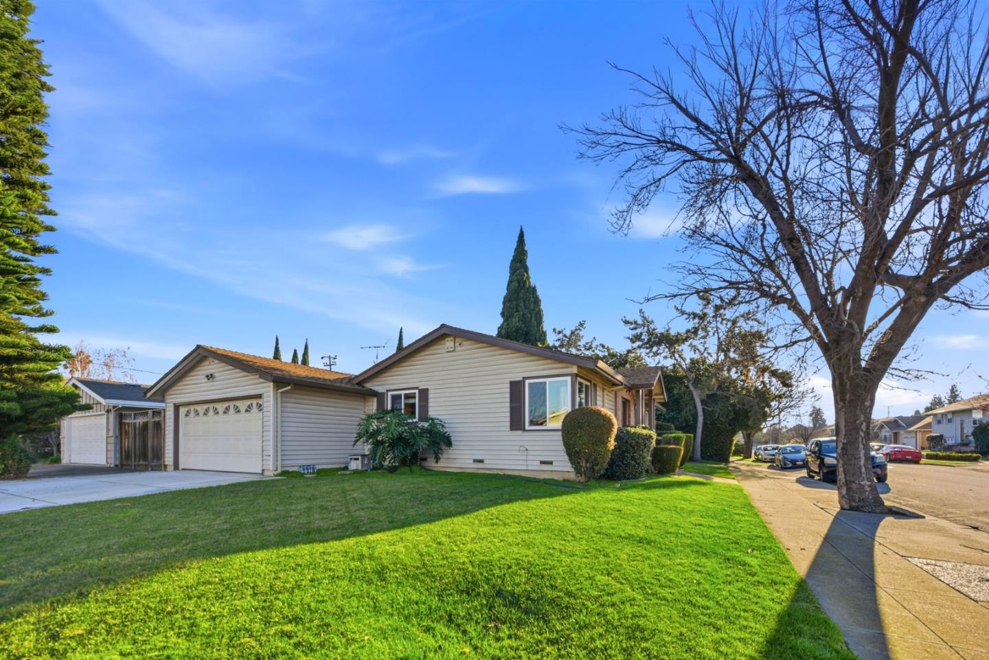 Detail Gallery Image 6 of 38 For 4588 Sloat Rd, Fremont,  CA 94538 - 3 Beds | 2 Baths