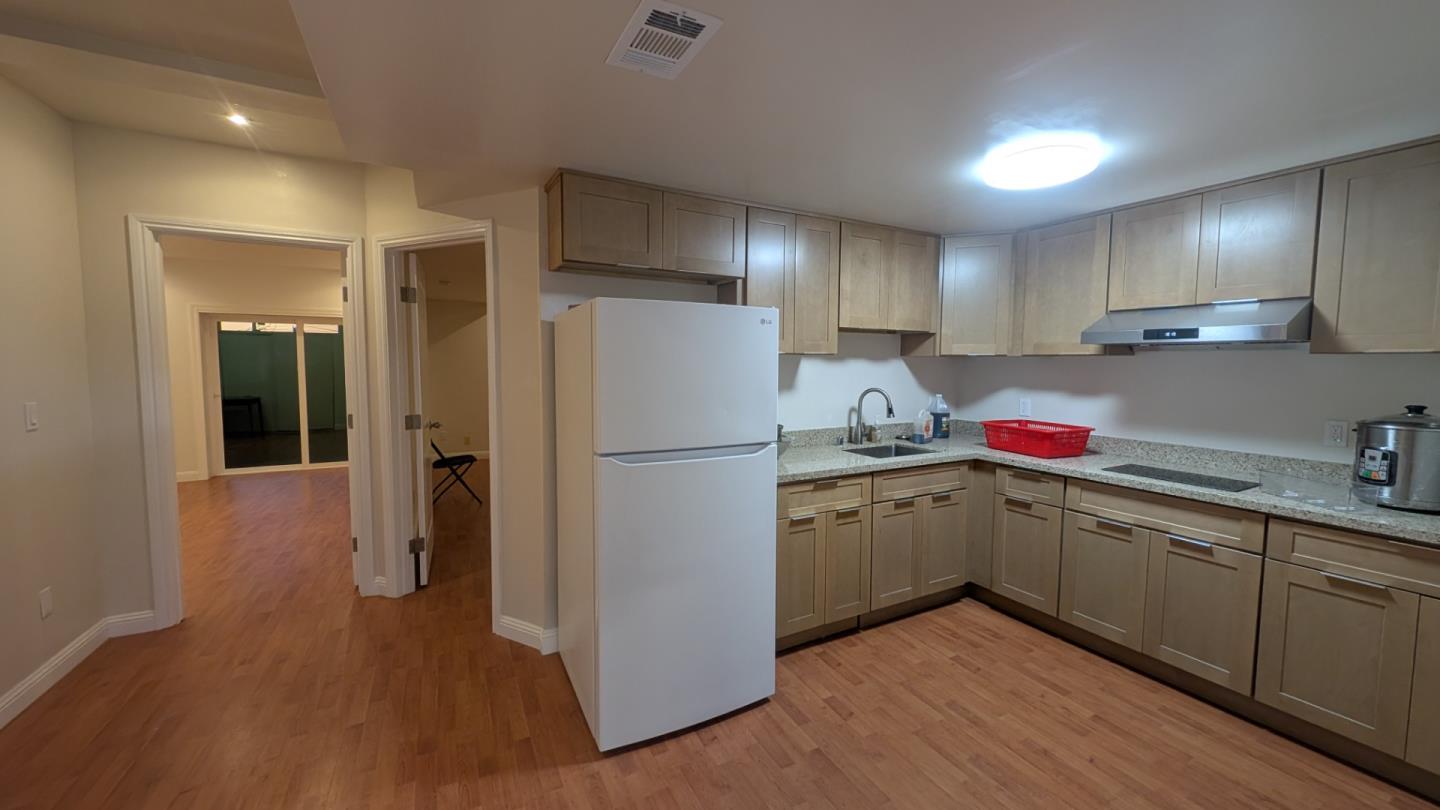 Detail Gallery Image 5 of 14 For 255 Ramsell, San Francisco,  CA 94132 - 2 Beds | 1 Baths