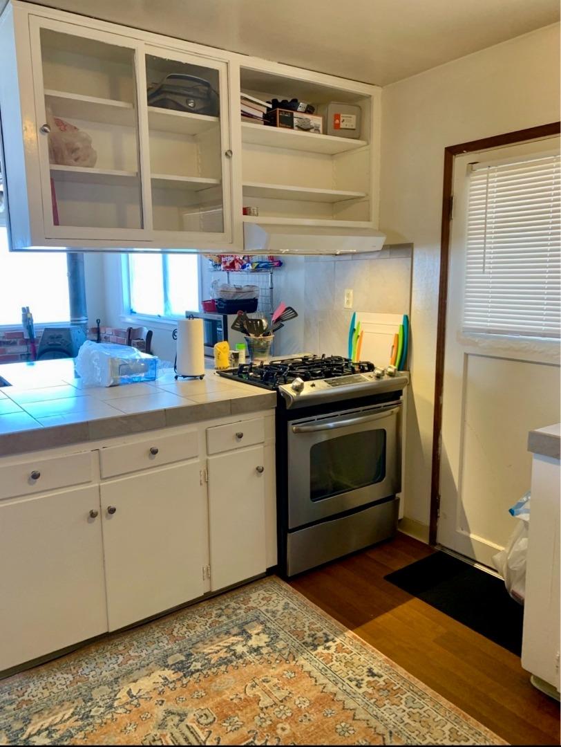 Detail Gallery Image 6 of 12 For 520 Amador Ave, Seaside,  CA 93955 - 2 Beds | 1 Baths