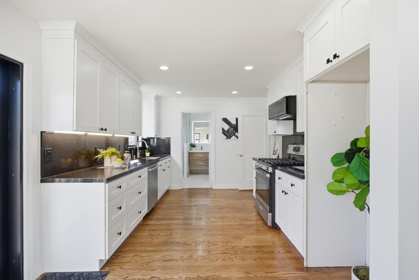 Detail Gallery Image 17 of 48 For 368 Flora Vista Ave, Sunnyvale,  CA 94086 - 3 Beds | 3 Baths