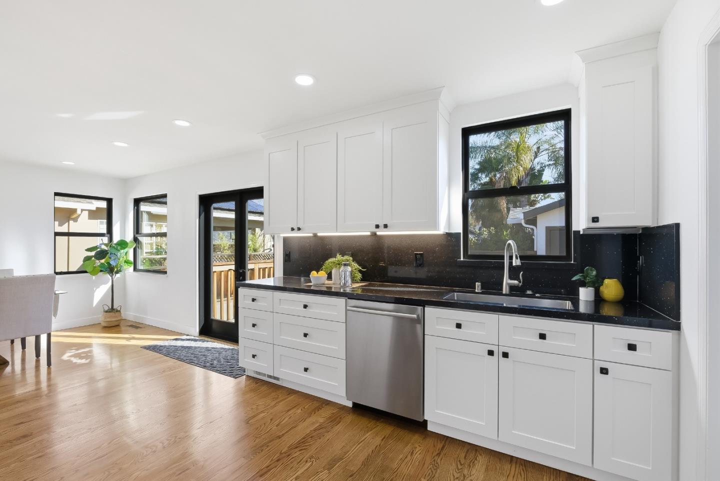 Detail Gallery Image 21 of 48 For 368 Flora Vista Ave, Sunnyvale,  CA 94086 - 3 Beds | 3 Baths