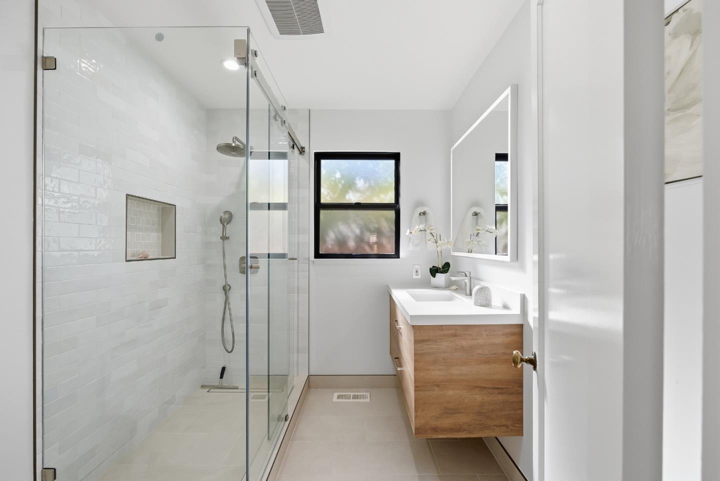 Detail Gallery Image 29 of 48 For 368 Flora Vista Ave, Sunnyvale,  CA 94086 - 3 Beds | 3 Baths