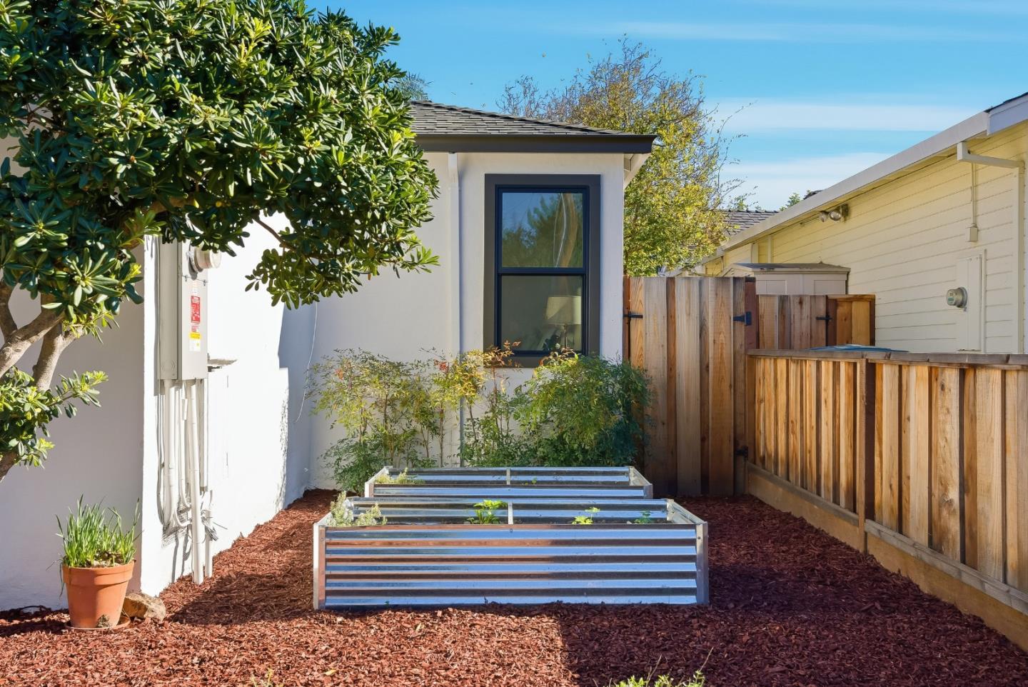 Detail Gallery Image 4 of 48 For 368 Flora Vista Ave, Sunnyvale,  CA 94086 - 3 Beds | 3 Baths