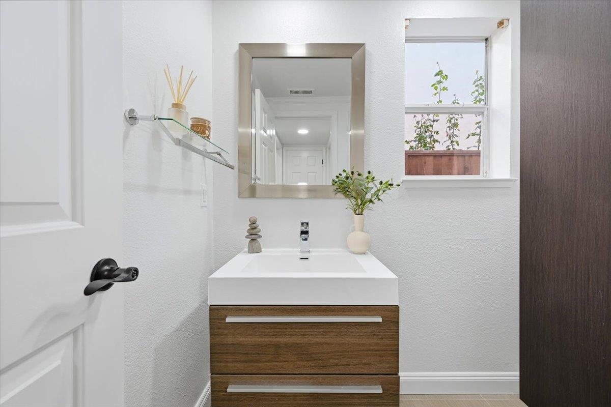 Detail Gallery Image 33 of 62 For 34355 Windsong Ter, Fremont,  CA 94555 - 3 Beds | 2/1 Baths