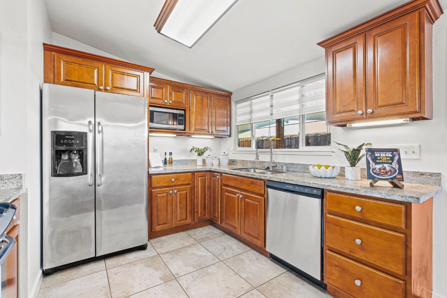 Detail Gallery Image 11 of 43 For 2083 Everglade St, Hayward,  CA 94545 - 3 Beds | 2 Baths