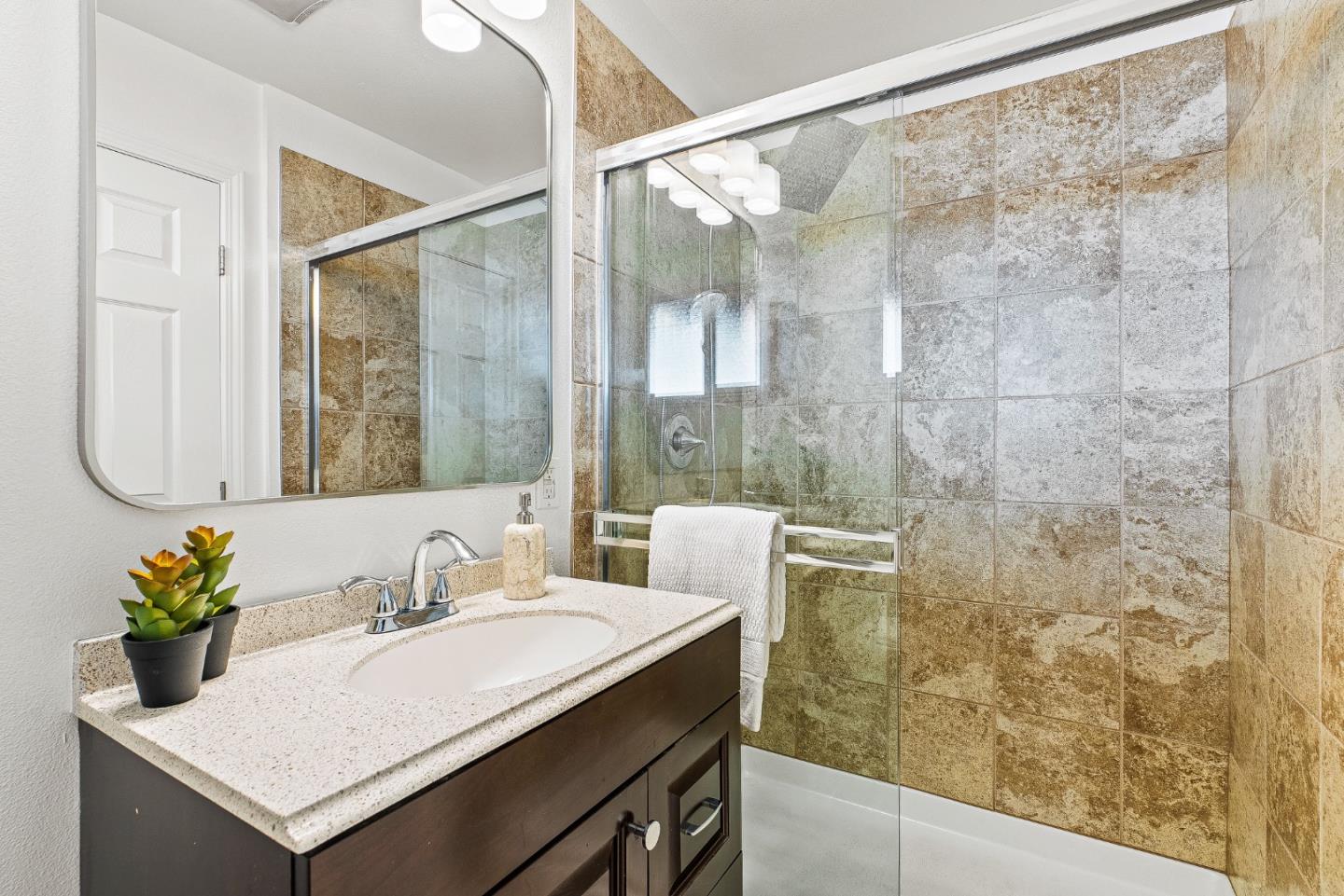 Detail Gallery Image 17 of 43 For 2083 Everglade St, Hayward,  CA 94545 - 3 Beds | 2 Baths