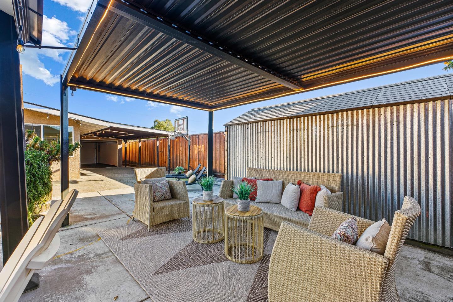 Detail Gallery Image 23 of 43 For 2083 Everglade St, Hayward,  CA 94545 - 3 Beds | 2 Baths