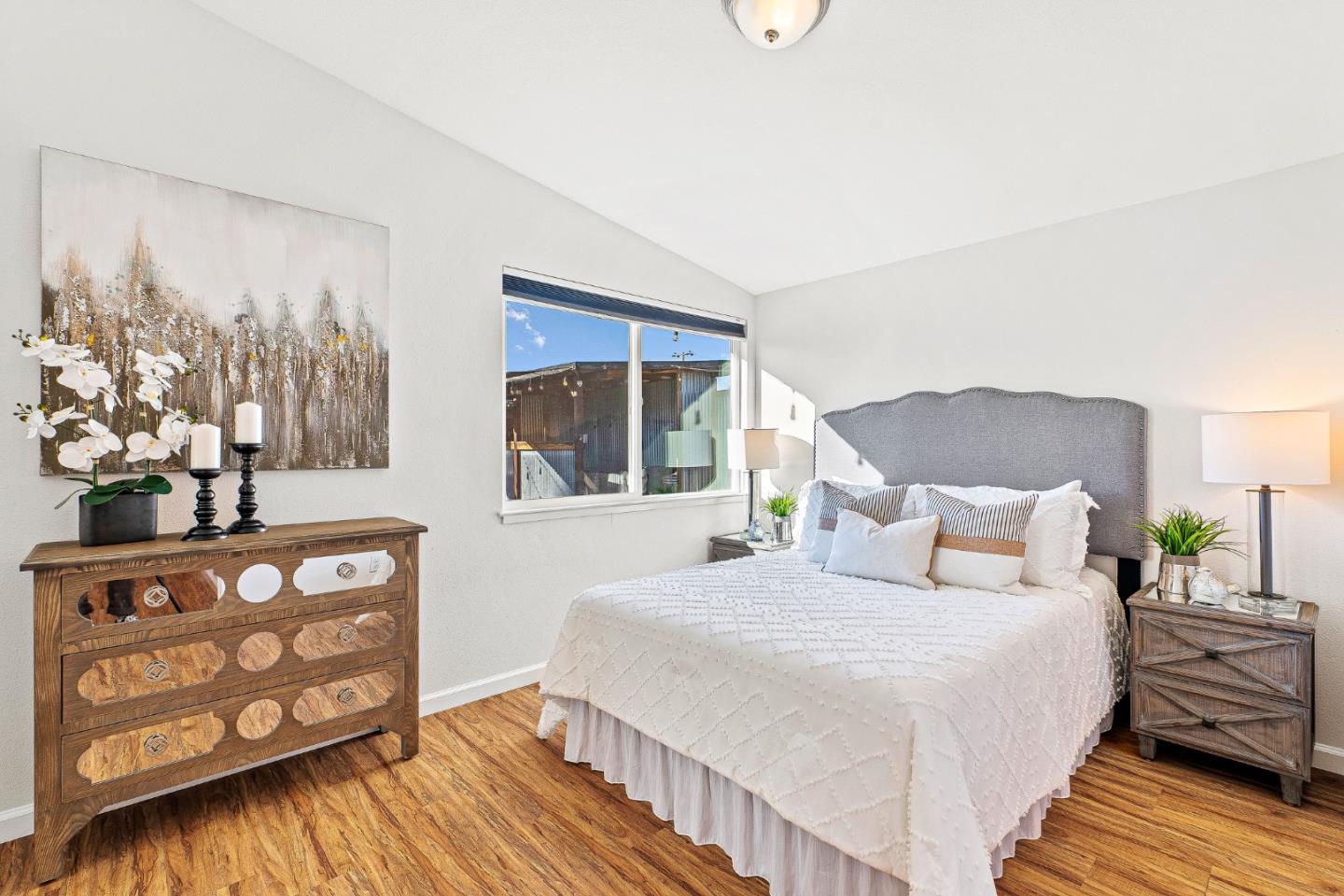 Detail Gallery Image 4 of 43 For 2083 Everglade St, Hayward,  CA 94545 - 3 Beds | 2 Baths