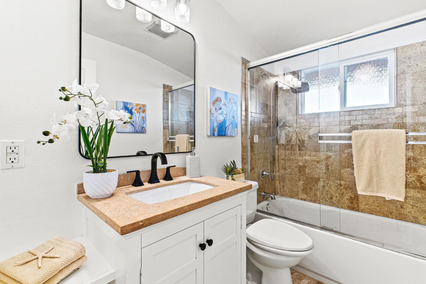 Detail Gallery Image 5 of 43 For 2083 Everglade St, Hayward,  CA 94545 - 3 Beds | 2 Baths