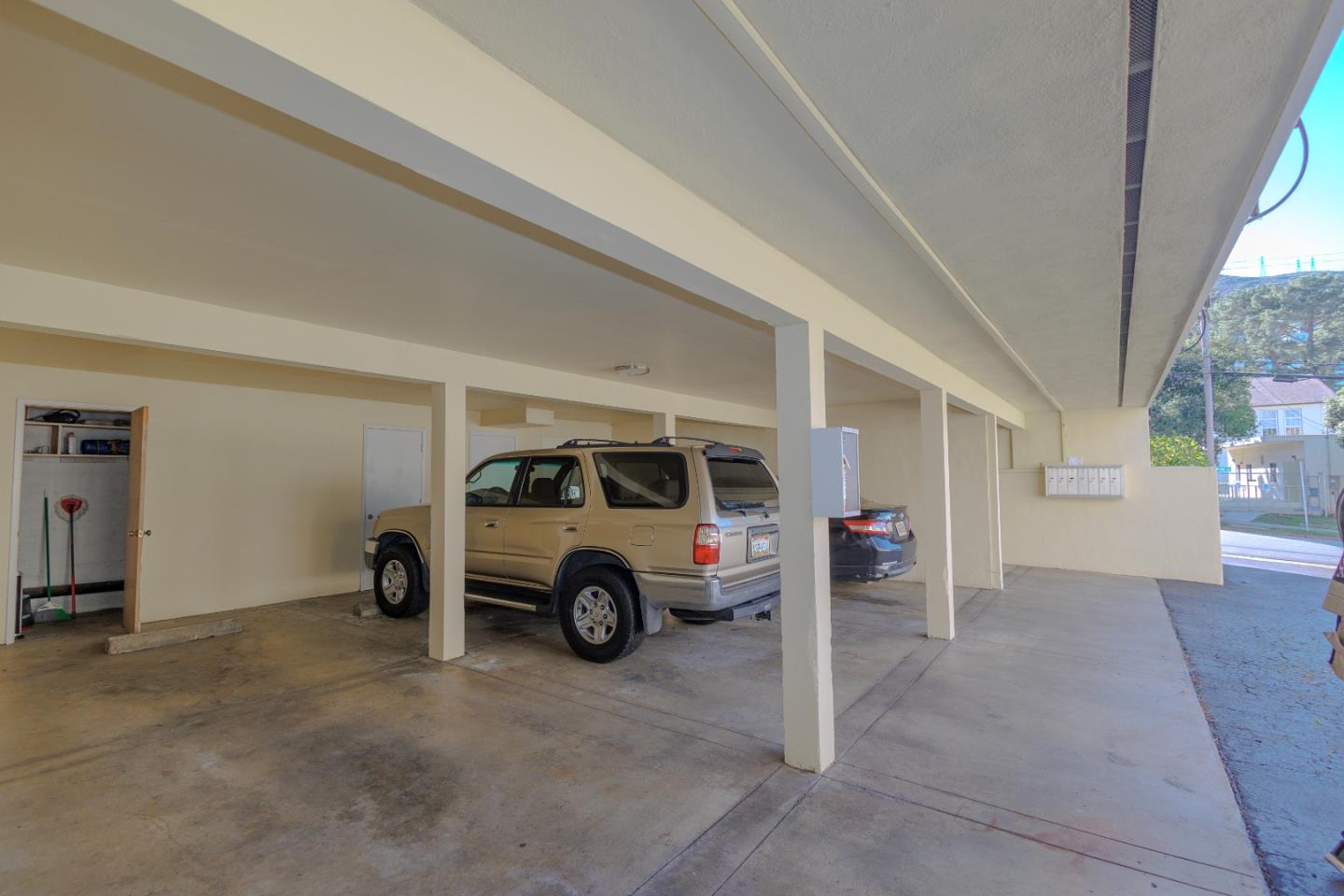 Detail Gallery Image 7 of 39 For 693 San Bruno Ave, Brisbane,  CA 94005 - – Beds | – Baths