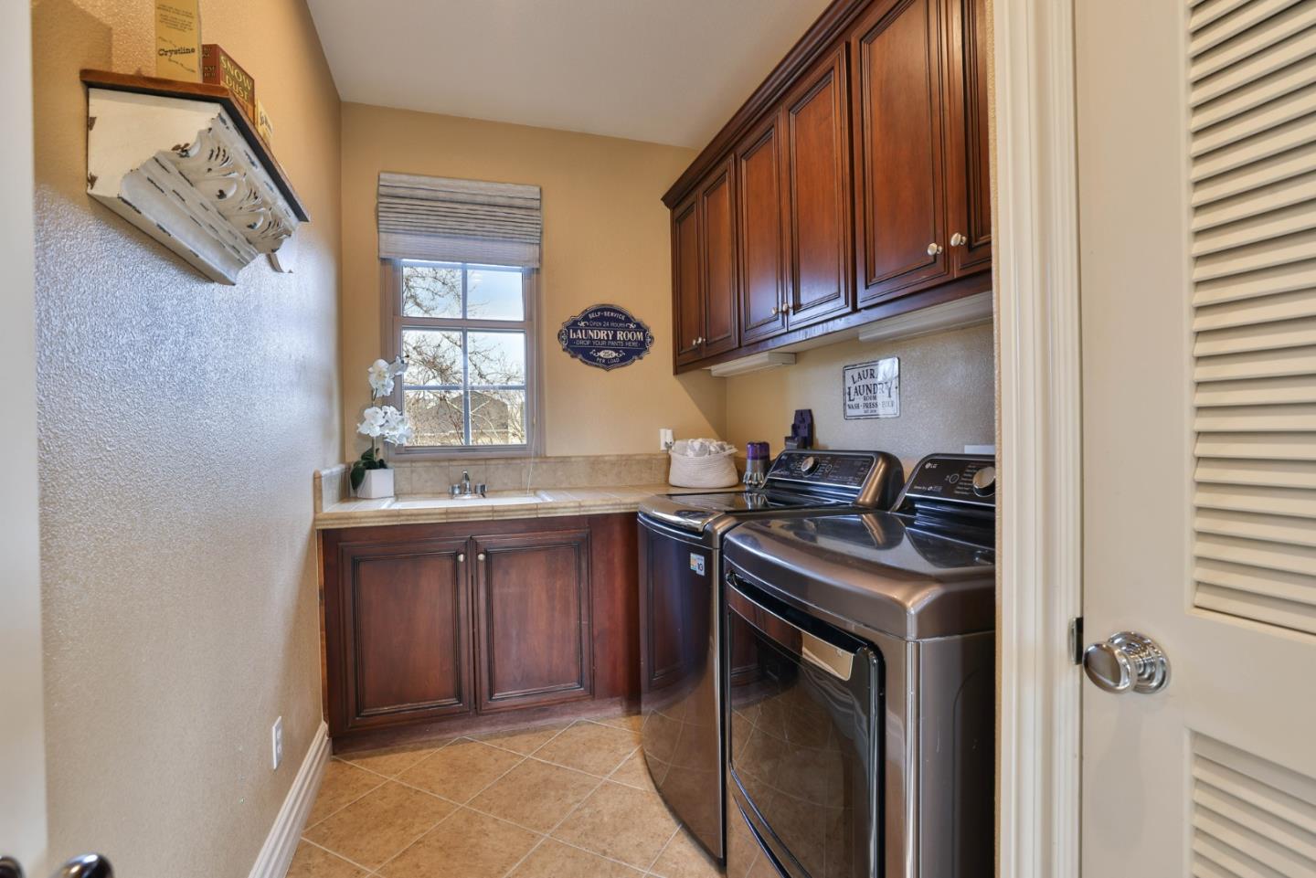 Detail Gallery Image 33 of 60 For 1105 Grimley Ln, San Jose,  CA 95120 - 6 Beds | 4/1 Baths