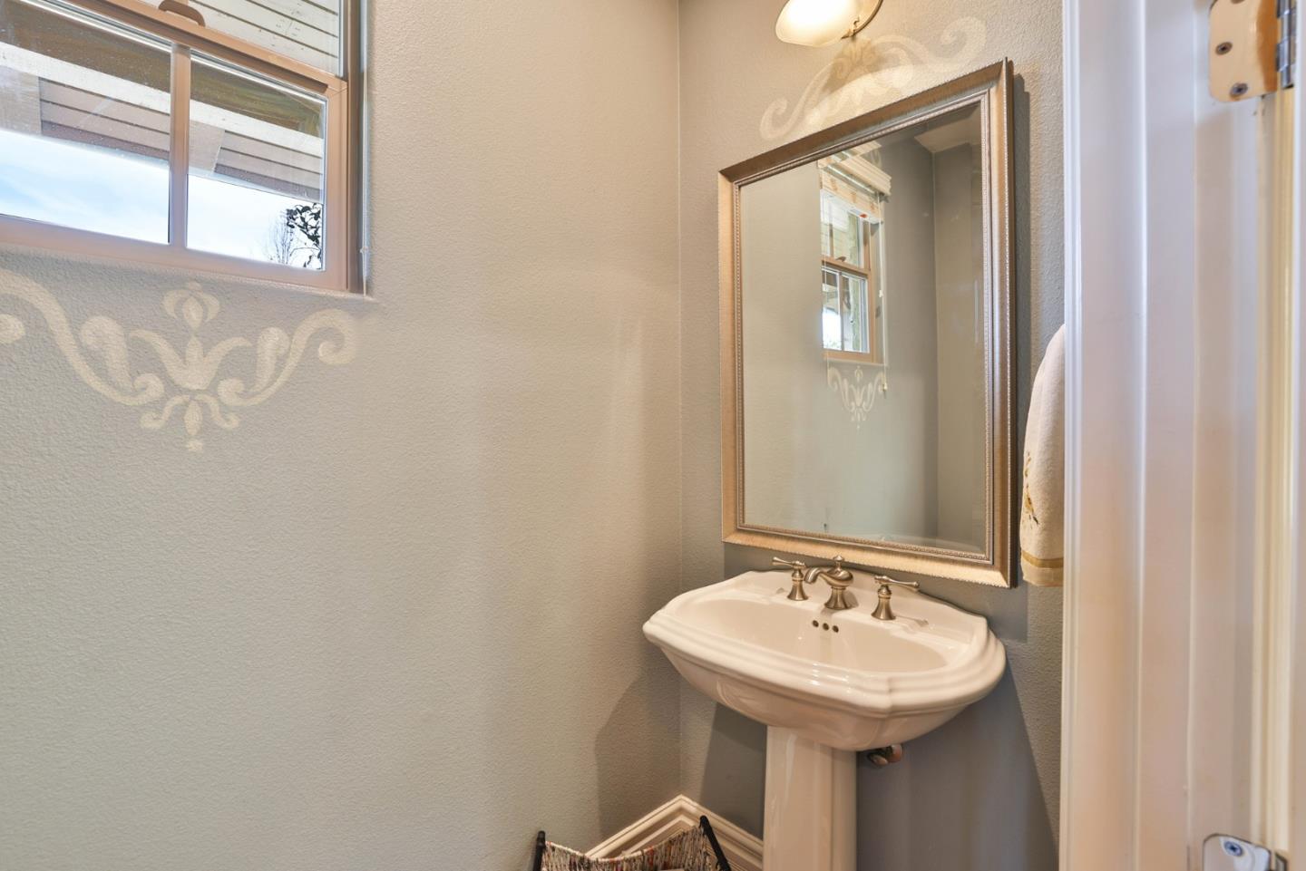 Detail Gallery Image 7 of 60 For 1105 Grimley Ln, San Jose,  CA 95120 - 6 Beds | 4/1 Baths